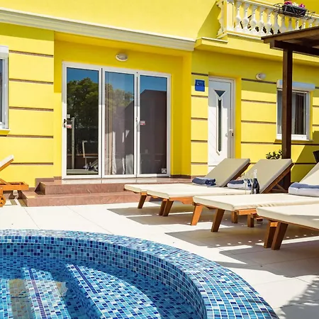 Anitea Апартаменты Пула